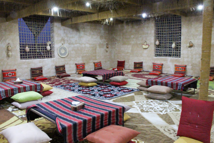 Main-dining-area-and-lounge-of-Desert-Wonders-Camp-Oman
