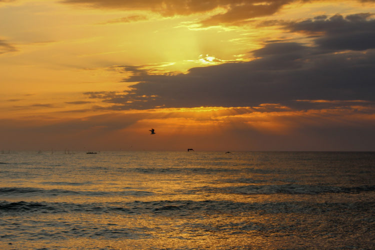 Vama-Veche-sunrise-over-black-sea