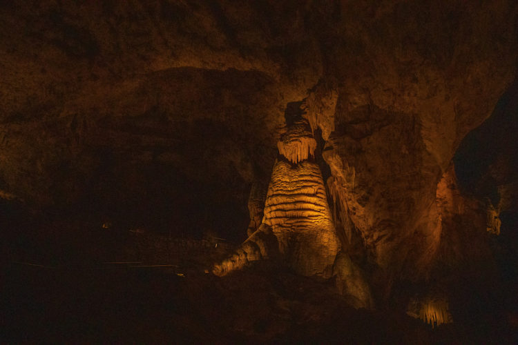 Giant-stalagmite-that-looks-a-bit-like-an-old-man-with-a-beard-in-carlsbad-caverns