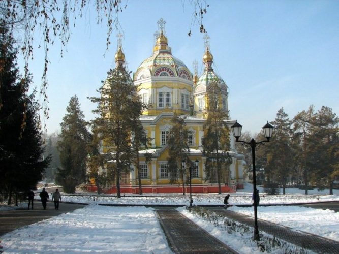 Zenkov-Cathedral-in-Almaty-with-snow-on-the-ground