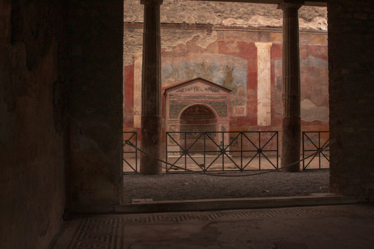 Pompeii-inside-house