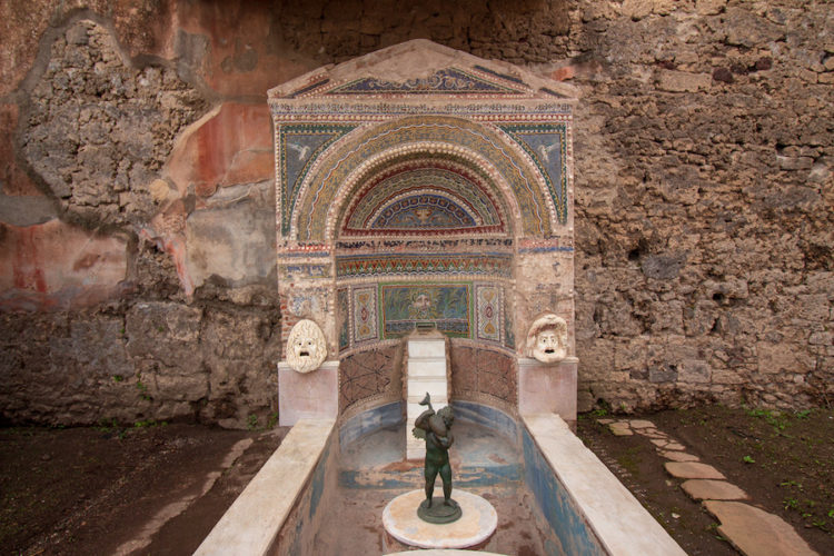 Pompeii-fountain