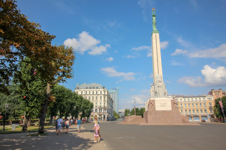 freedom-monument-in-riga