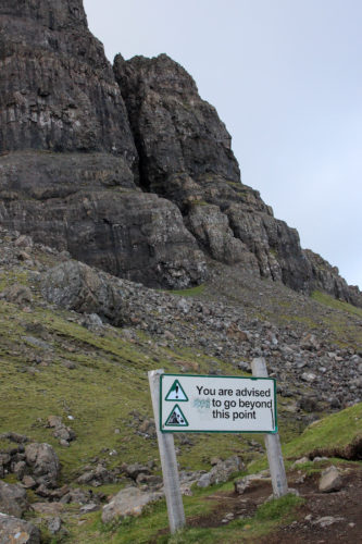 Isle-of-Skye-danger-sign-next-to-a-cliff
