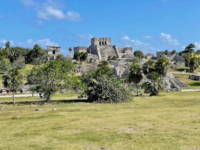 Tulum ruins on a bright sunny day