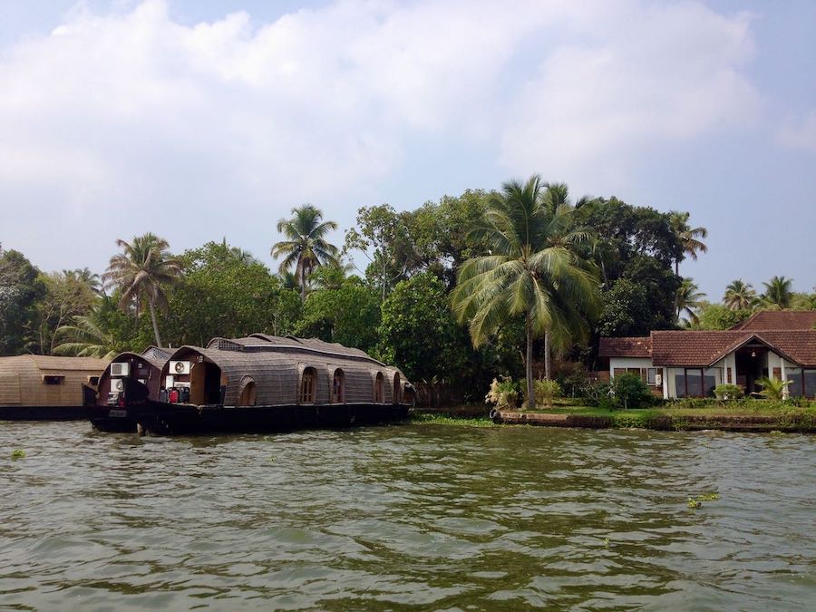houseboat-on-kerala-backwaters