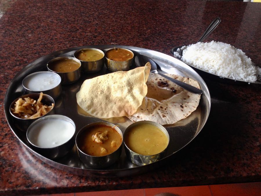 traditional-thali-food-in-kerala