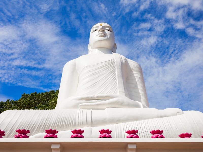 Bahirawakanda-Vihara-giant-buddha