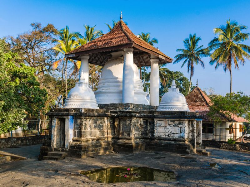 Gadaladeniya-temple