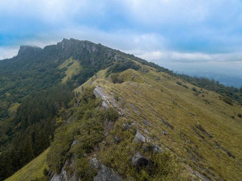 Hanthana-Mountain-peak