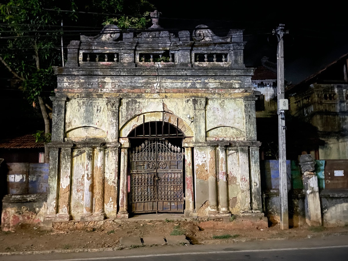 old-ruined-building-in-jaffna