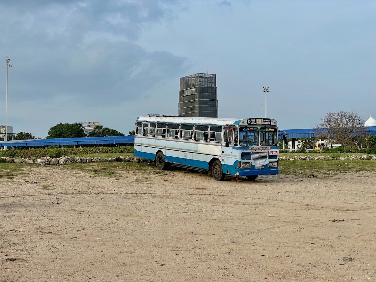 blue-bus-parked-in-central-jaffna-near-the-fort