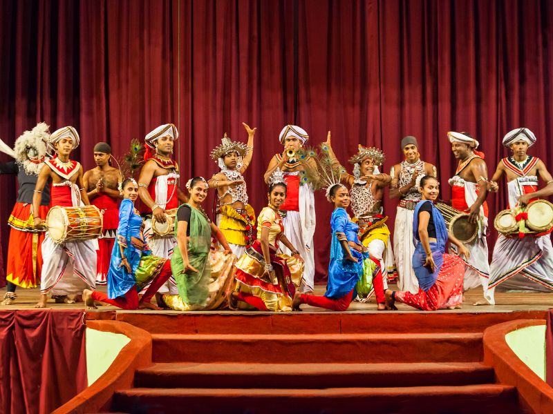 cultural-dance-show-at-the-Kandyan-Cultural-Centre