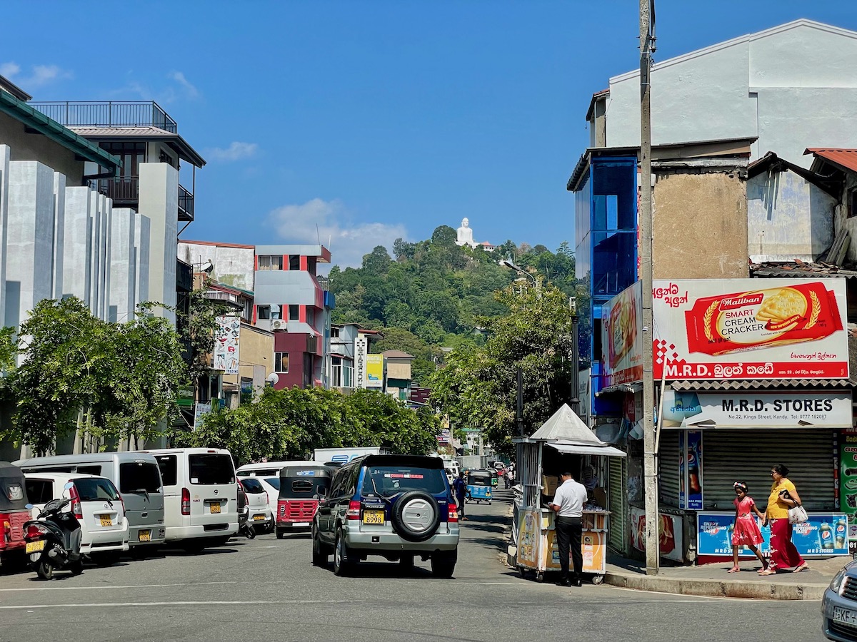 main-street-in-the-centre-of-kandy