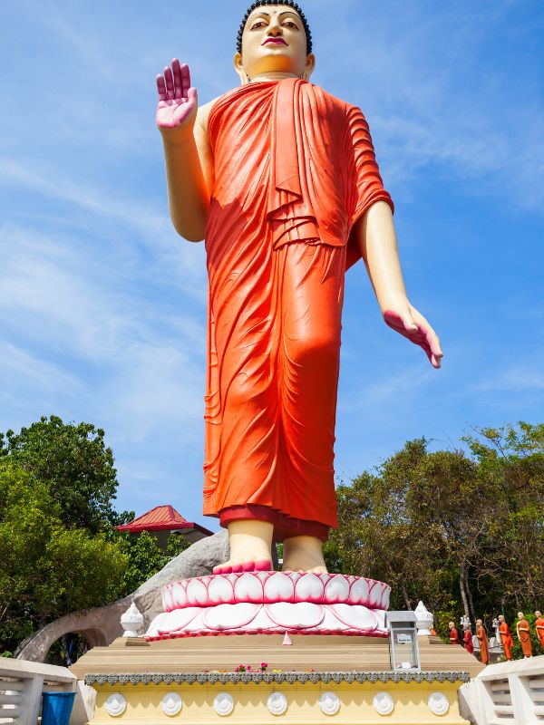 Ranawana-Purana-Rajamaha-buddha-statue
