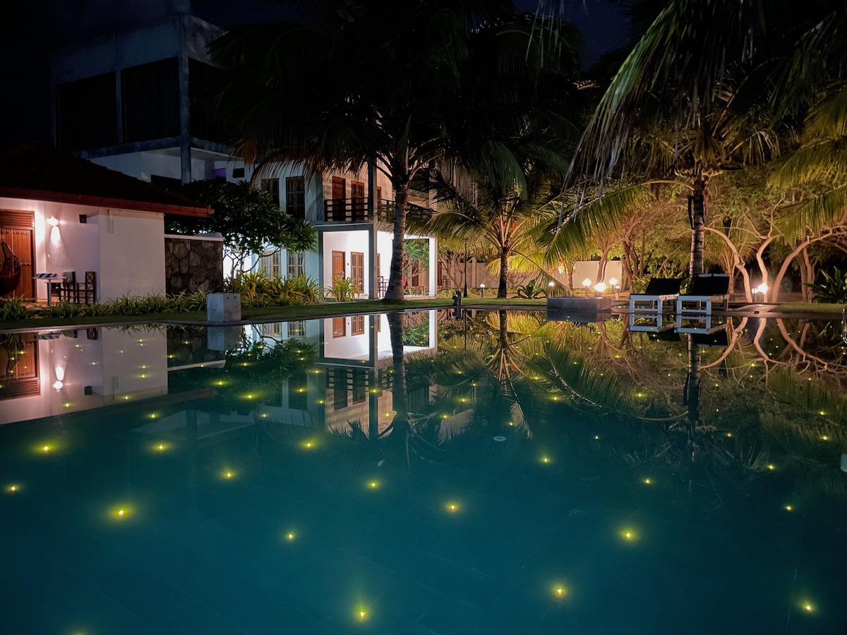 nn-beach-hotel-pool-lit-up-at-night