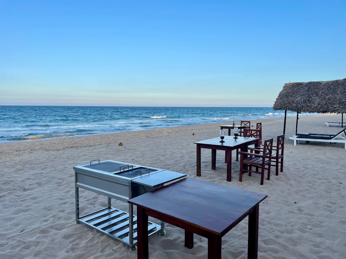 bbq-and-table-on-the-beach-at-nilaveli