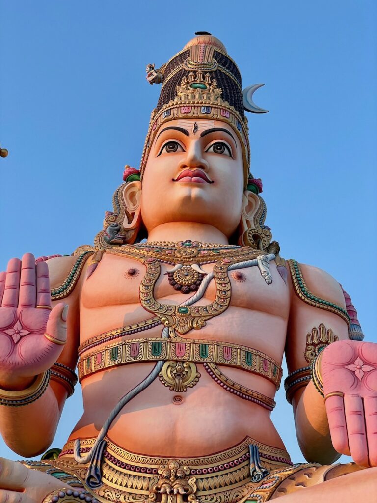large-pink-statue-at-koneswaram-hindu-temple