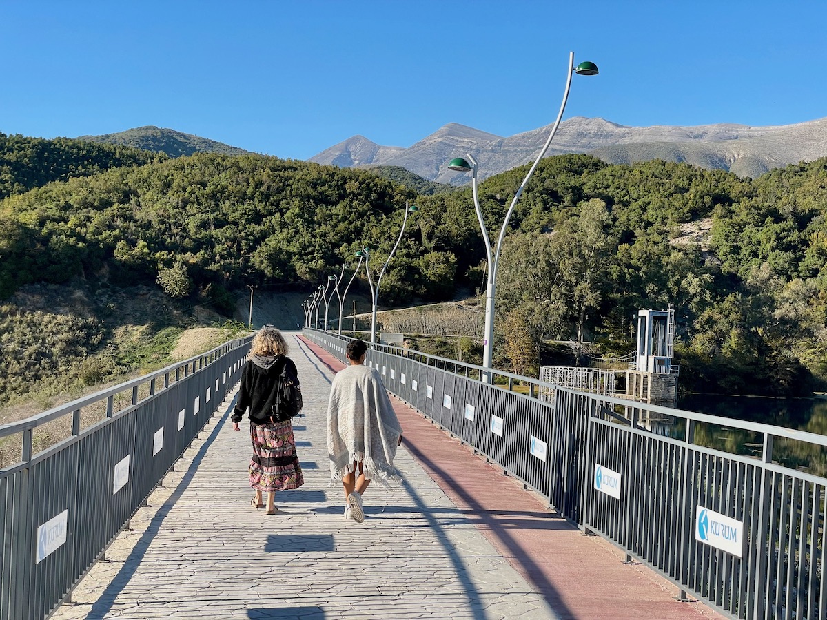 walking-along-the-path-to-the-blue-eye-in-albania