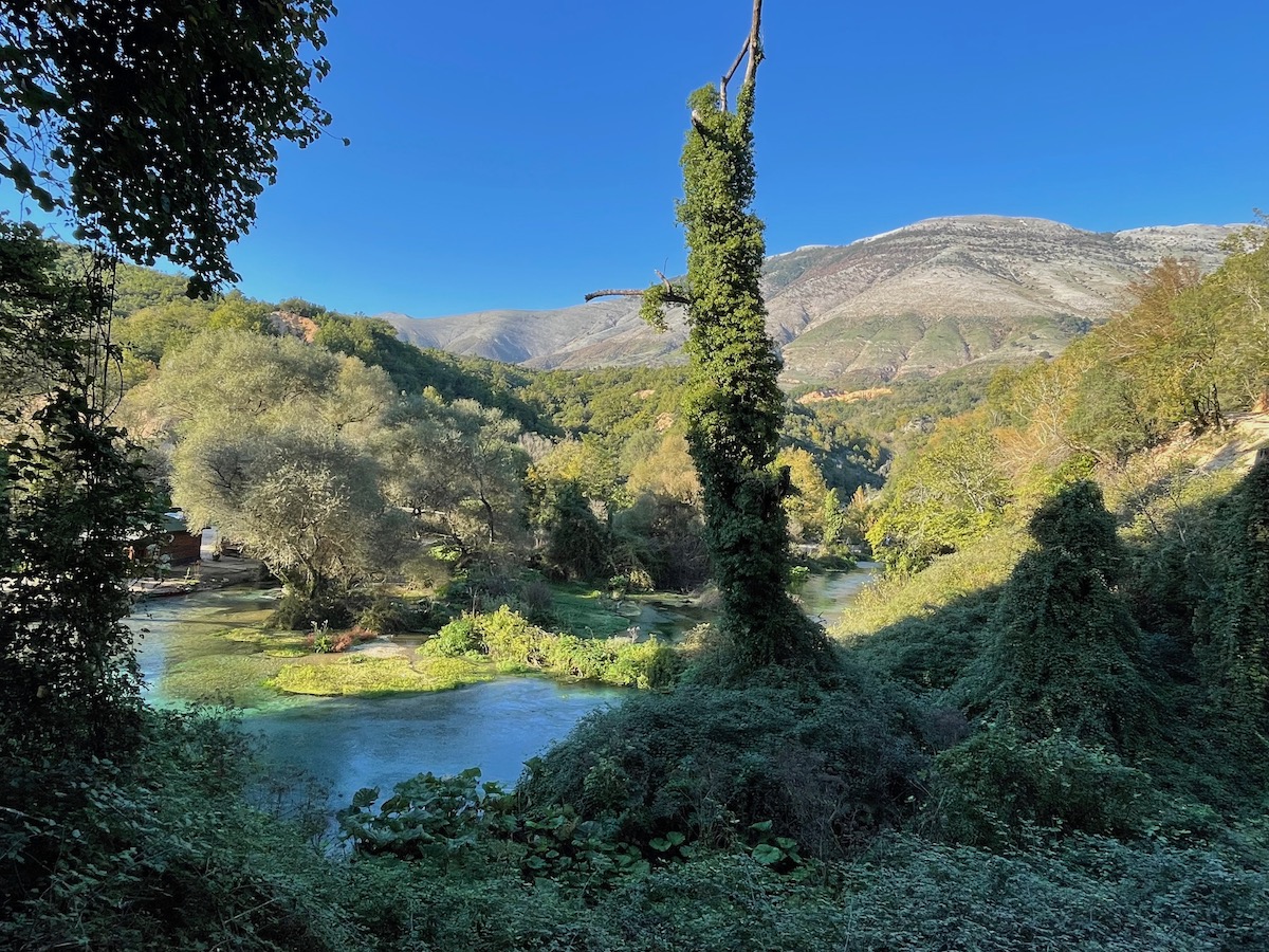 scenery-surrounding-the-blue-eye-albania