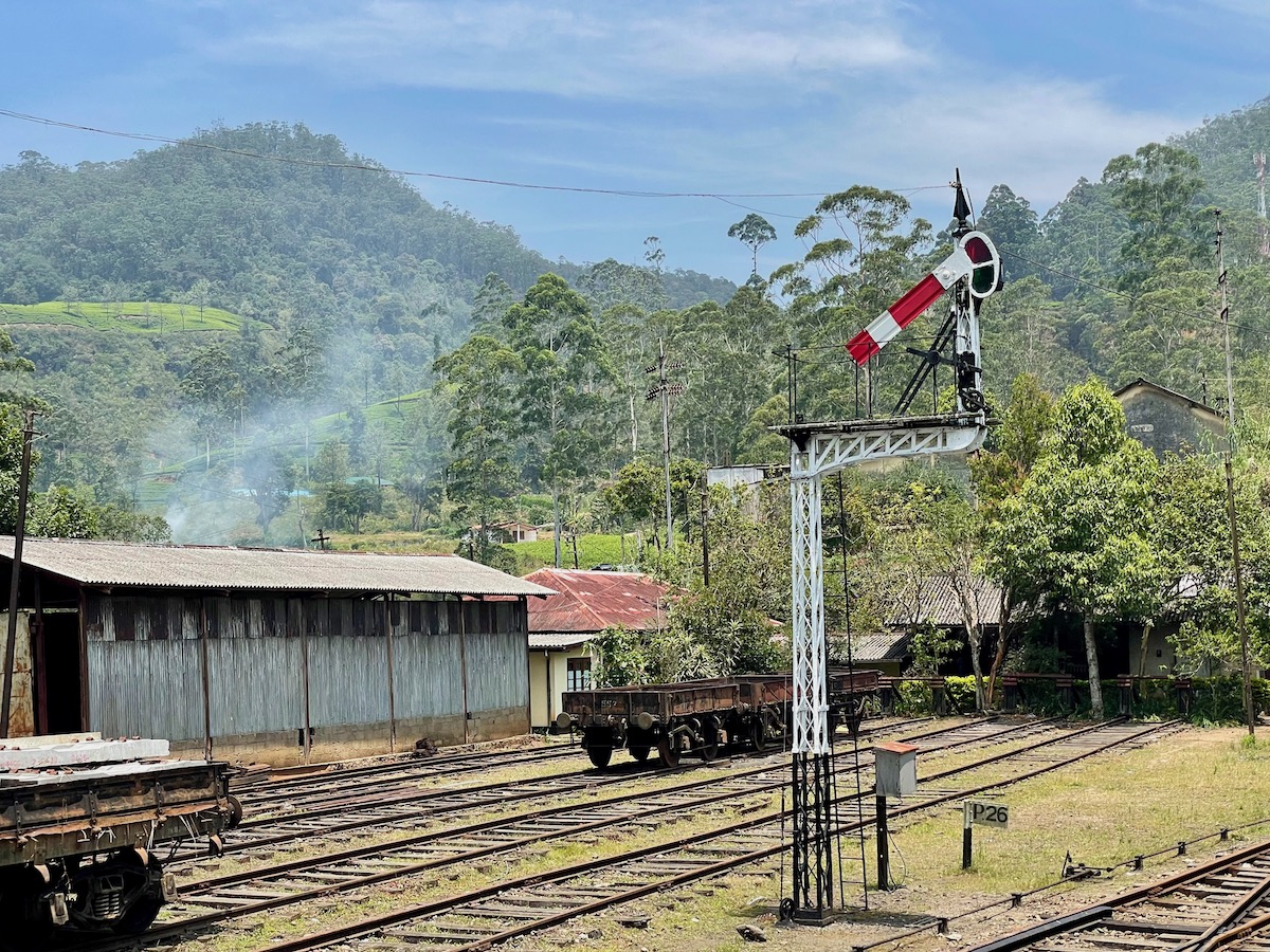 train-station-with-old-fashioned-railway-semaphore-signals-near-kandy-in-sri-lanka