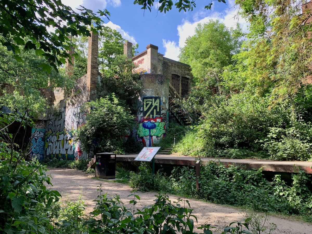 ruins-of-crouch-end-station-parkland-walk-north-london
