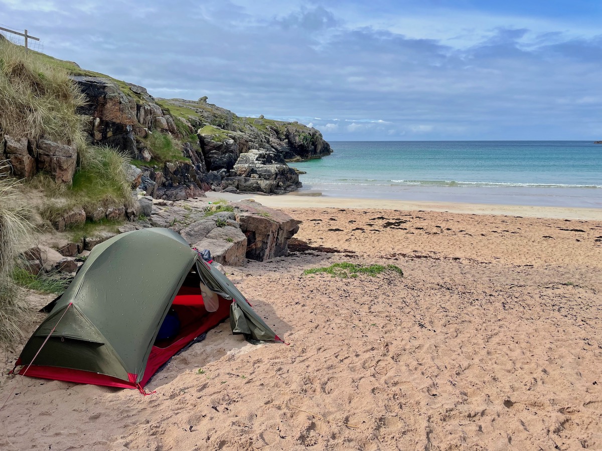 camping-on-oldshoremore-beach-in-scotland