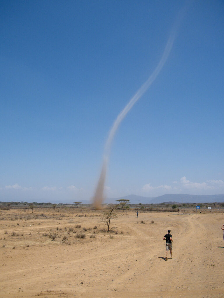 large-dust-devil-in-northern-kenya