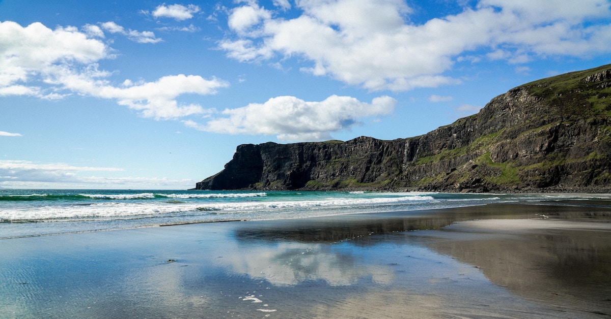 Talisker-Bay-beach-isle-of-skye