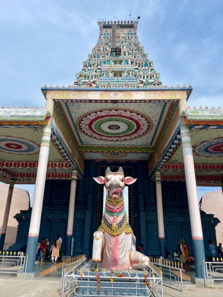 cow-statue-at-the-entrance-of-Nagapooshani-Amman-temple