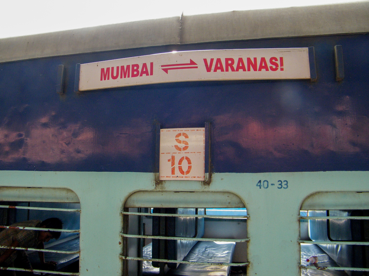 cheap sleeper class train in india from mumbai to varanasi