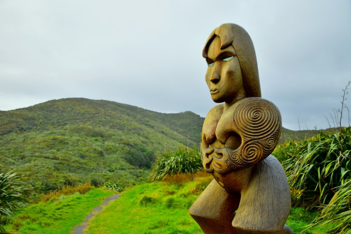 maori wood carvings in rural new zealand
