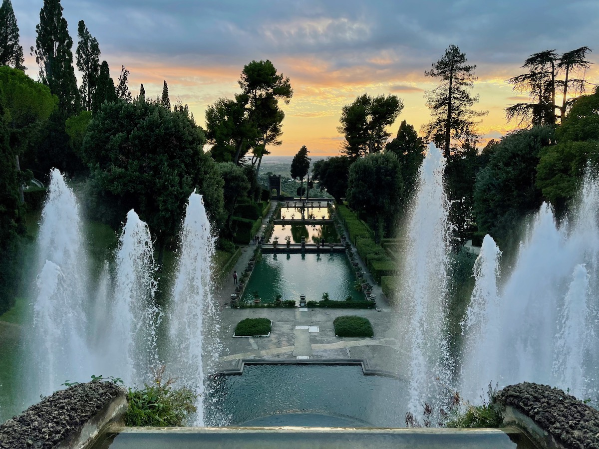 fountains and gardens of tivoli at sunset