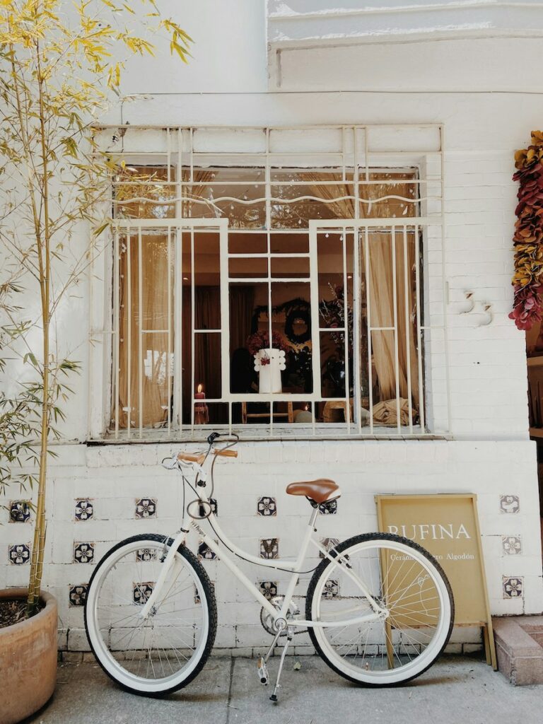 bicycle outside a cafe in Hipodromo Mexico City