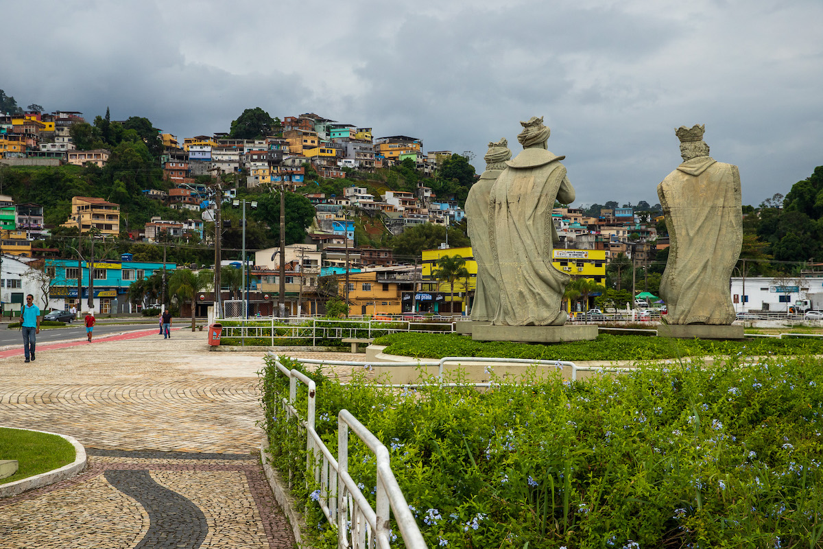 three kings statues in angra dos reis near the ferry terminal